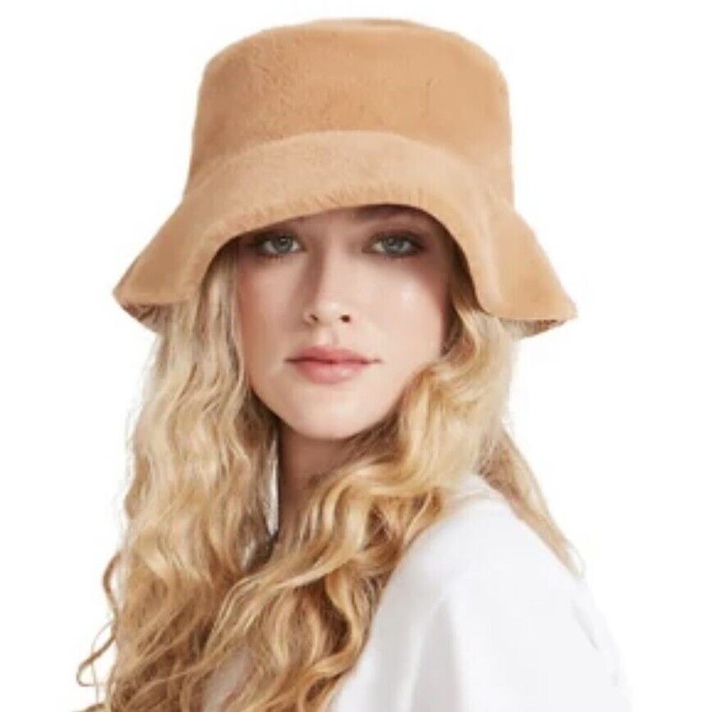 Steve Madden Reversible Faux Furβ Suede Bucket Hat Tan New